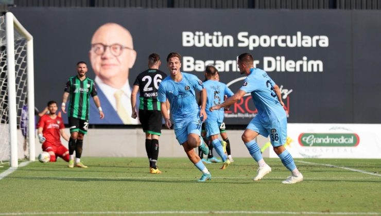 Ege derbisinde Manisa FK, Denizlispor’u 3 golle yıktı