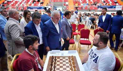 Uluslararası İstanbul Açık Satranç Turnuvası Fatih’te Başladı