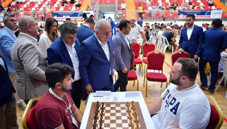 Uluslararası İstanbul Açık Satranç Turnuvası Fatih’te Başladı